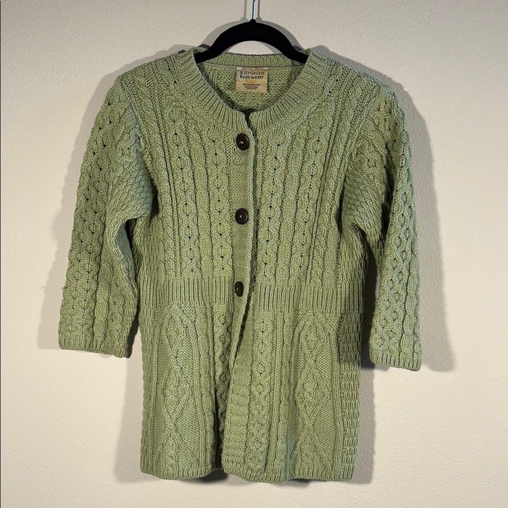 Green Cable Knit Cardigan with Crew Neck and Ribbed Trim